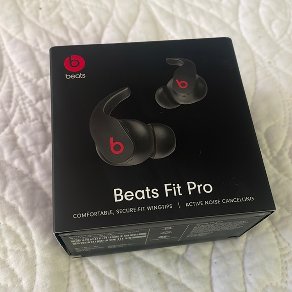 Beats Fit Pro - Noise Canceling - Picture 3 of 6